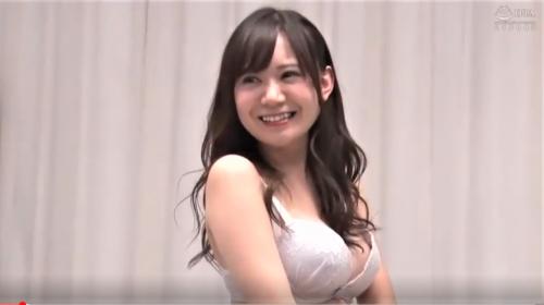 【メモリアルヌード】愛嬌たっぷりの巨乳の奥さま!亭主から丸見えとは気づかず男優と激しいセックス