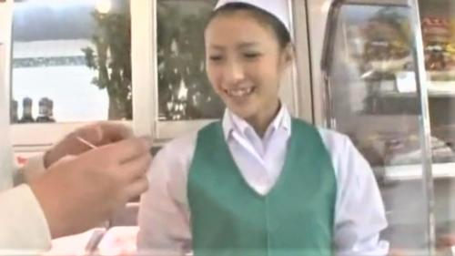 【熟女】肉屋のパート美熟女が接客中に男にレイプされる!着衣でバックから肉棒挿入!