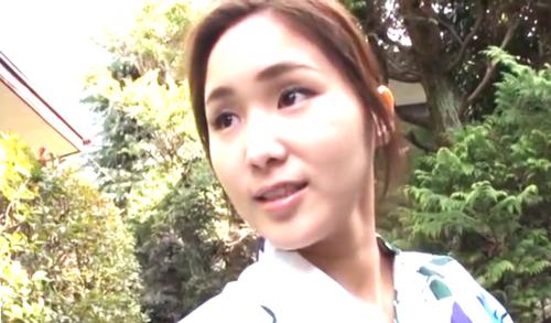 【人妻NTR】夫には秘密で男と温泉旅行。激しいナマハメセックスに溺れる淫乱妻。