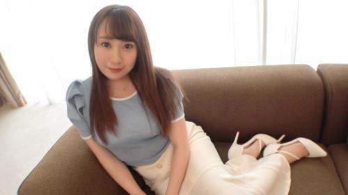 顔を赤らめ恥ずかしがる薬局バイトのまなさん。恥ずかしがる余裕も失うほど膣奥を突かれゲキ柔Eカップ美乳を揺らし喘ぎまくり！