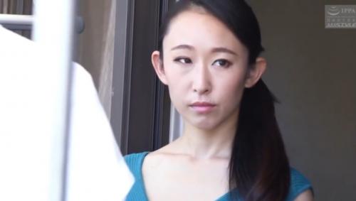 【ながえスタイル】夫に相手にされない寂しさで巨乳妻がオナニー!それを隣人に見られ犯されるが突っ込まれた巨根に悶絶する!