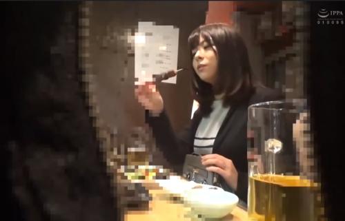 【人妻】居酒屋で人妻をナンパ!ホテルに連れ込みクンニで発情させ激しい膣内射精セックス!