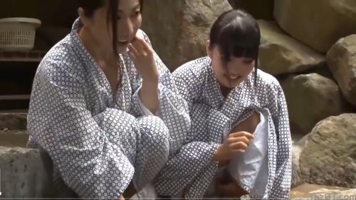 【悲報】温泉旅行に来た母と娘!仲良く混浴風呂に入るのだが突如強姦魔に襲われレイプされる!