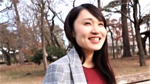 【人妻】25歳の美人妻をハメ撮り!乳首責めに喘ぎまくり激ピストンナマちんぽ挿入で絶頂アクメ!