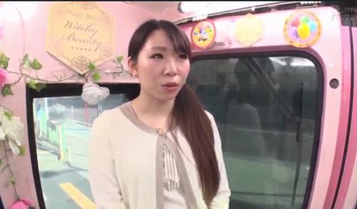 【人妻】書道教室を経営する39歳の人妻をゲット!他人棒をフェラしザーメンを口の中に放出!