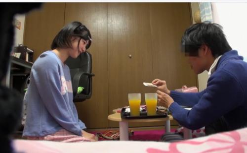 家庭教師の男が親がいない時間を選んで少女を襲いレイプ!  パイパンまんこに肉棒が挿入される