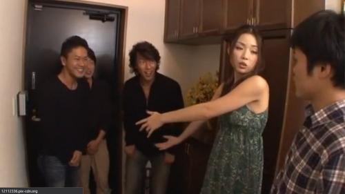 【人妻レイプ】妻の学生時代の同級生達が夫婦の家を訪問!目的は妻のレイプだった!凄惨な凌辱セックスが繰り広げられる