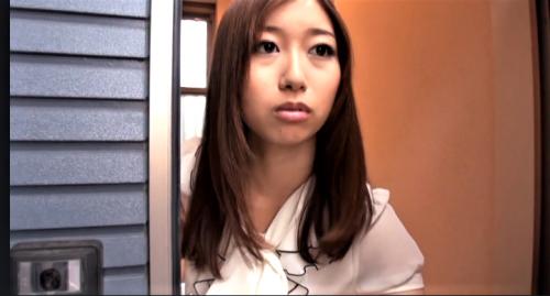 おっとりした美脚の21歳の美女の自宅を突然訪問しヌード撮影を依頼!なし崩し的に本気のオナニー披露から最後はナマハメ中出しSEX!