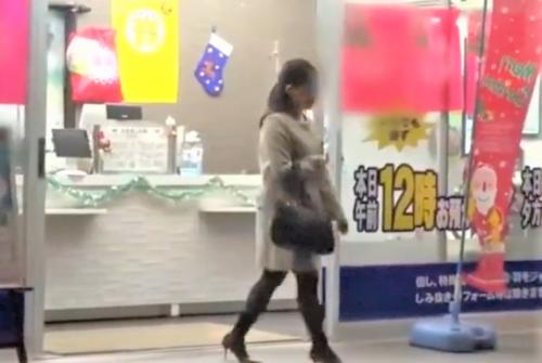 【人妻】平和な主婦の日常を突如壊す強姦魔! 自宅まで尾行し強姦される豊満体型のデカ尻熟女! 中出しされ泣きわめく