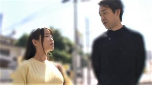 【人妻レイプ】男に道を聞かれた買い物帰りの人妻!人がいない場所に連れていかれ中出しレイプ!バックから肉棒をぶち込まれる!