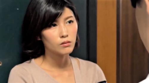 【人妻NTR】恋愛相談していた人妻に童貞がバレ初体験。そのあと人妻がセックスに溺れ淫乱女に。