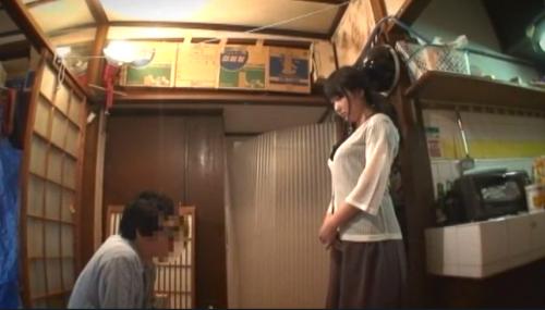 神田川沿いの風呂もないボロアパートに来た美人妻!緊縛されてナマ挿入で中出しされる!