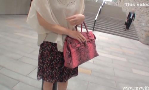 【人妻ナンパ】夫が淡泊なのが不満の27歳の清楚な奥さんをナンパ!クンニの後激ピストンで中出しイキまくり!