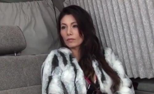 【人妻ナンパ】欲求不満のセレブ美人妻をナンパ!バイブで発情させ激ピストンナマ挿入絶頂イキ!