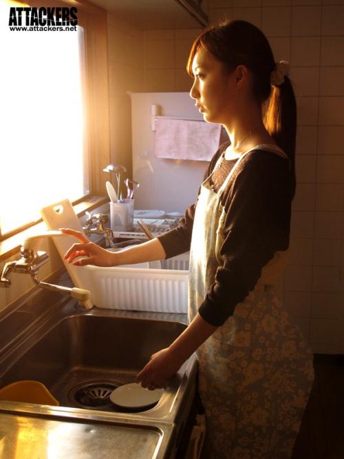 【人妻NTR】美人な若妻が嫁に逃げられた隣人の男にレイプ!それ以来犯され続け性奴隷に堕ちていく!