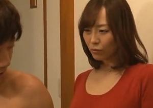 ＜母子相姦＞性欲が強い母が、息子のチンポで身体を満たす！！