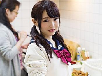 再婚相手の娘と近親相姦セックス！スレンダーJKと中出しNTRエッチ！制服姿の美乳ロリJKが可愛すぎ！