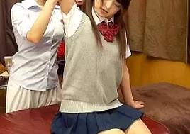 ＜マッサージ　jk＞お母さんも通うエステ店で安心しきっていた女子の担当が男性にチェンジ！施術は段々とエッチなものになっていく！