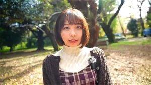 SSS級美女！天使のような笑顔のAV女優を夢見たインテリ系ゆるふわ巨乳女子大生がデビュー！