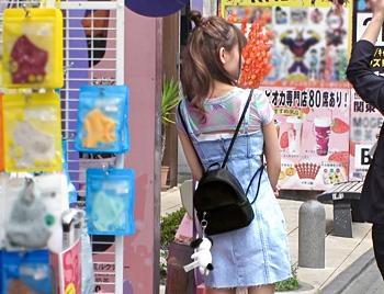 ＜美女　ハメ撮り＞20歳のスレンダー美少女がホテルでクンニされて感じまくっちゃう！！