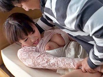 ＜盗撮＞ぷりぷり巨乳な女子大生の家庭教師に我慢の限界なった生徒が無我夢中で襲いかかって膣奥ピストン中出し！