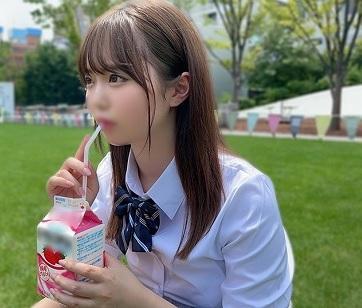 ＜個人撮影　流出＞TikT〇kerの美少女JKと大学生の彼氏との性欲全開のハメ撮り！！