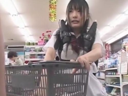 ◎バイトで羞恥！◎オマンコにマシンバイブ付けてバイト！知らない人達の前で潮吹きの悶絶で怒られ意識朦朧して・・
