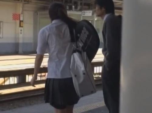 ◎JKの覚醒◎彼氏持ちの美少女JKが電車痴漢の標的に！痴漢で痙攣しながら大量潮吹きで新たなる性癖に目覚め放心状態・・