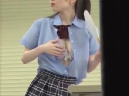◎ロリ生徒レイプ◎おっぱい丸出しで涼んでたJKを目撃し脅迫するゲス教師！！ワイセツ行為で中出しレイプ！！
