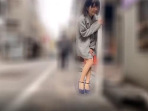◎羞恥プレイ◎「また逝っちゃった//」街中でリモコンバイブ付けて絶頂！発情して肉棒挿入を求め出すロリ娘ｗ