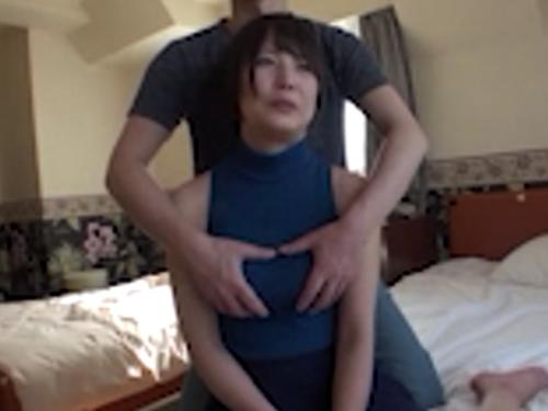 大きいおっぱいに魅了されて赤坊ごっこ