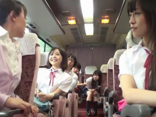◎ロリJKハーレム◎草食系男子が女子6人中ボッチでパンチラだらけで興奮！！夜這いかけたらバレて精子が枯れるまで種付け乱交