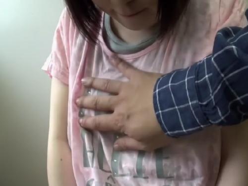 ◎ロリ幼女レイプ◎放尿後に変なおじさん侵入！「なんで触るの？」ワイセツ行為が理解出来ないロリっ子に挿入してぶっかけ！