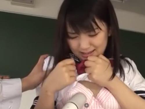 ◎ロリ女子校生恐喝◎クラスの人気女子がヤバい証拠で男子達から脅され性的捌け口様々猥褻行為を受ける！！電マ潮吹き口内射精！
