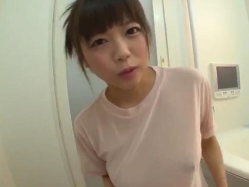 ◎妹系◎「お姉ちゃんとエッチしないでぇ？」風呂場にノーブラTシャツでアピールして僕のオチンチンをしゃぶって来るエロい妹