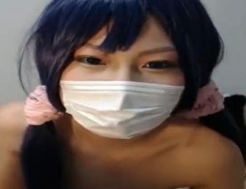 【ライブチャット】Aカップちっぱい美少女ギャルがエロ生配信！パンツ一丁姿で視聴者にご奉仕！