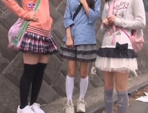 少女３人を車で拉致し山奥に連れ込み、逃げ惑う少女達を押さえつけ無理やり犯す！