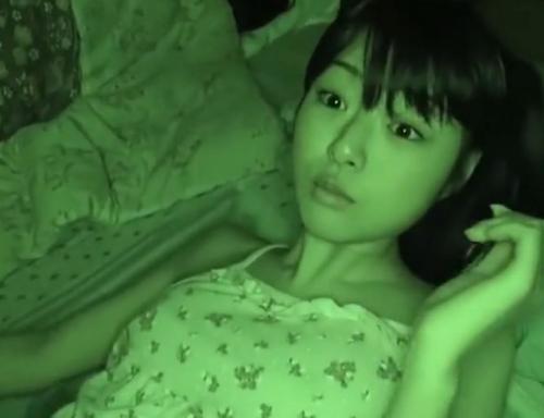 これはアカン！寝ているJ○の妹を夜這いレイプ！びっくりする間もなく全裸にされハメられます！