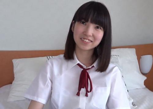 激カワで激ロリ！幼くあどけない表情の制服JK！オジサンとホテルで恥じらいのセックス！