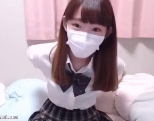 【個人撮影 ライブチャット】18歳なりたてのJKが変態視聴者の質問に次々と答えていく！