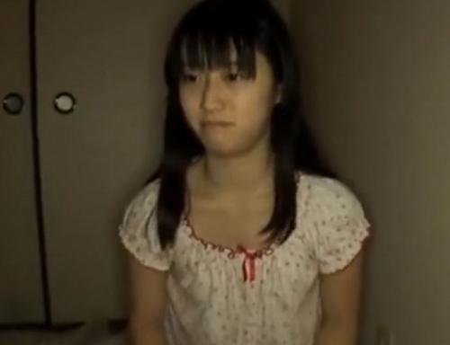 中〇生のような実娘が父を誘惑し夜な夜なエッチなことをする！