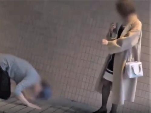 【素人ナンパ「お願いしまーーす!！」地味系お姉さんは敏感体質!黒パンスト履く美人JDが口内射精されザーメンごっくん飲む