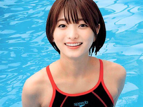 【アスリート】プールサイドでフェラ手コキする貧乳おっぱい美少女がシースルー水着を着衣のままSEX!あの水泳女子がAV出演!