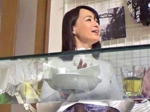 【熟女ナンパ】お持ち帰りされた美魔女おばさんが若男に寝取られる「熟女はデザートww」ぽっちゃり奥さんが騎乗位＆中出し不倫