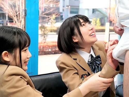 【MM号】美乳おっぱいの制服JKとベロチューkiss!ミニスカ美少女が友達の前でフェラからの立ちバック【素人ナンパ】