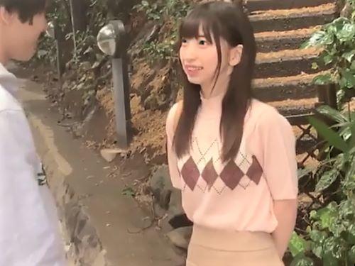 【素人ナンパ】「えっ！オチンチン触るの！？」スレンダー貧乳女子がちっぱいなカラダで素股から激ピス中出しSEX！