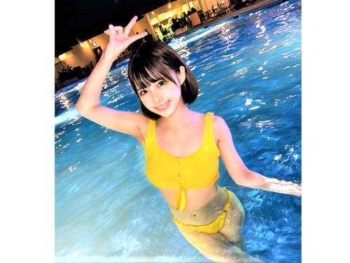 清楚で爽やかな巨乳おっぱい美人お姉さんがAV出演!真夏のプールではしゃぎ＆おじさんチンポをフェラ手コキ19歳ロリが大暴走
