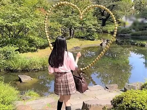 【ロリ美少女】映えスポットにアゲアゲな制服ミニスカJKとハメ撮りSEX!Tバック履いてる女子校生と着衣SEXするおじさん