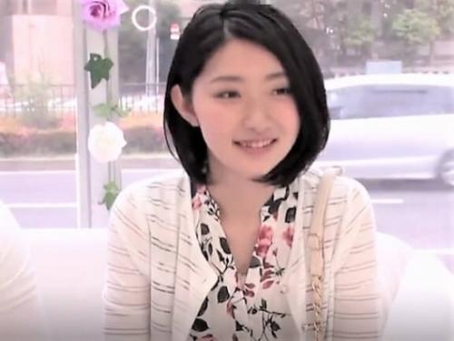 【人妻ナンパ】結婚６年目の清楚系美人がMM号で…VRに夢中な夫の側でおっぱいを乳首責め＆ベロチューされ背徳感MAX不倫