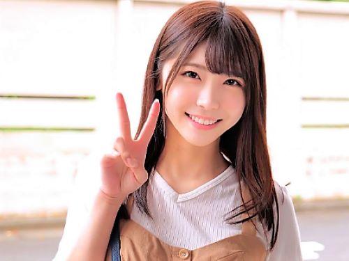 【素人ナンパ】めっちゃパンツ見えてますよ//ぷるんぷるん唇のロリフェイス美少女が野外でお姫様抱っこベロチューでとろけまくり